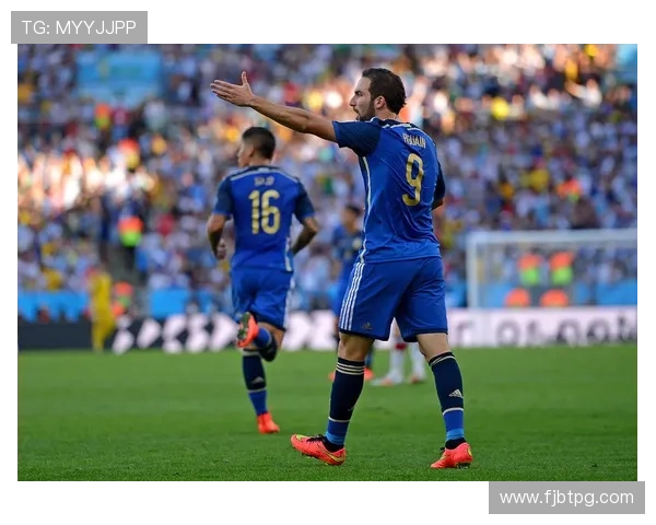 西班牙甲级联赛冠军历史回顾与强队争夺战的精彩演绎